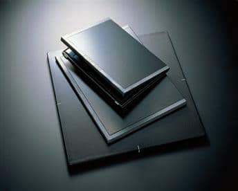 Carbon fiber X-ray cassettes providing high stability and optimal image quality.